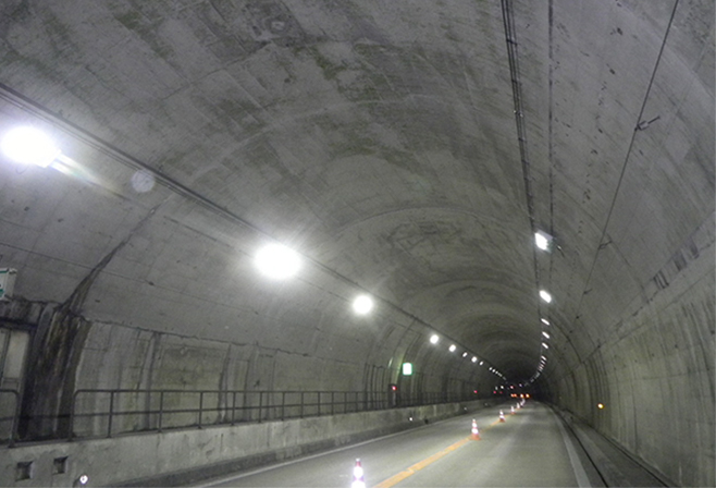 トンネル照明設備更新工事(鳴虫山トンネル)その2