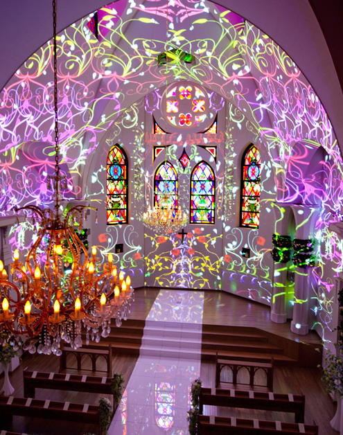 某結婚式場様 チャペル内でのプロジェクションマッピング装置の施工